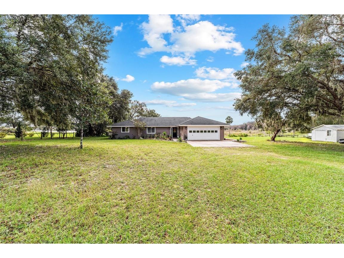 26250 SE Highway 42 Umatilla FL 32784 - HOLLY CHAIN OF LAKES OM688483 image1