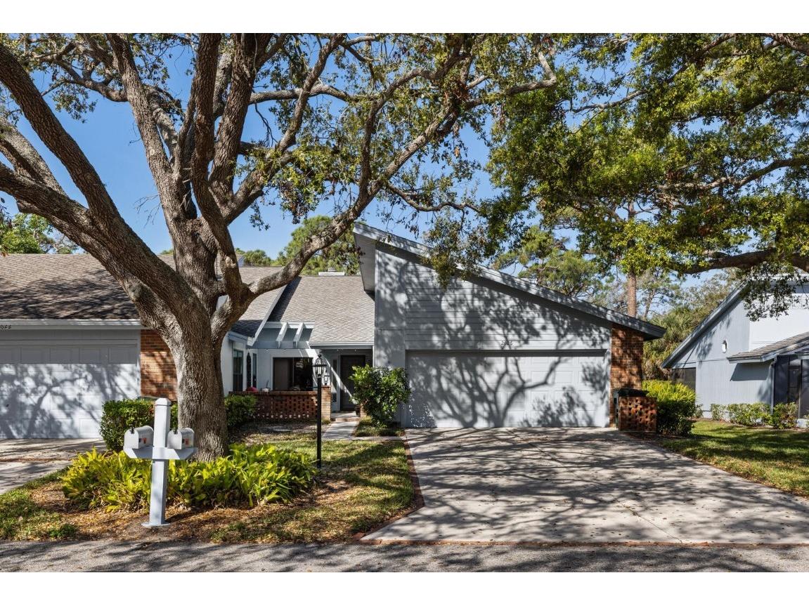 2626 Moss Oak Drive #51 Sarasota FL 34231 A4643460 image1