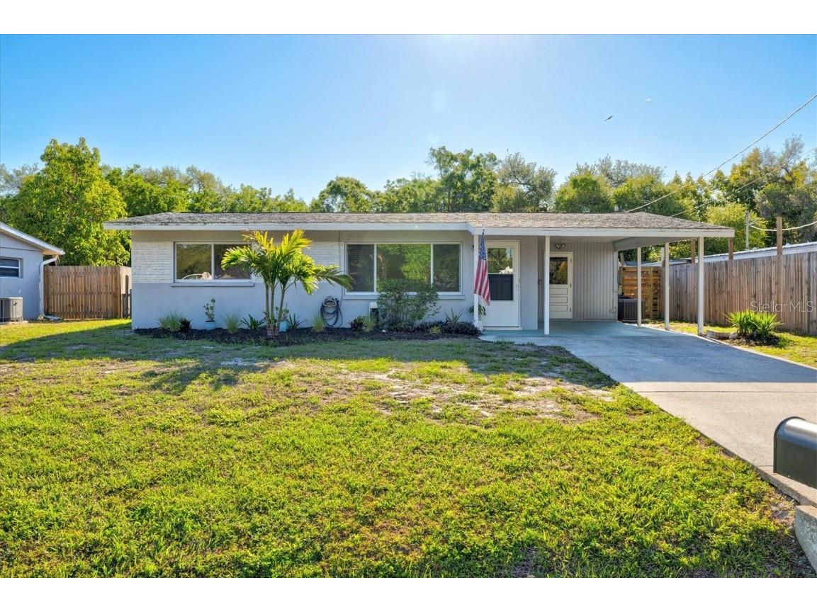 2627 Vinson Avenue Sarasota FL 34232 A4604702 image1