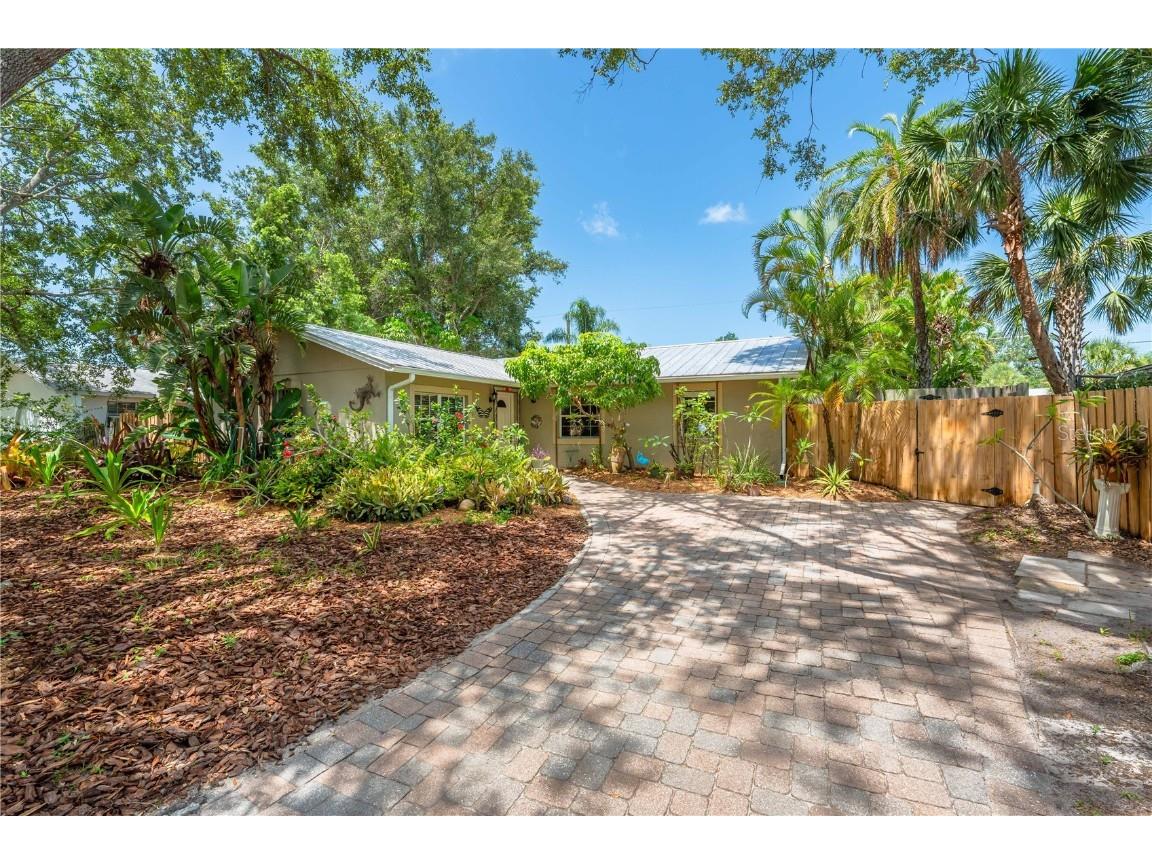 2630 Bucida Drive Sarasota FL 34232 A4654479 image1