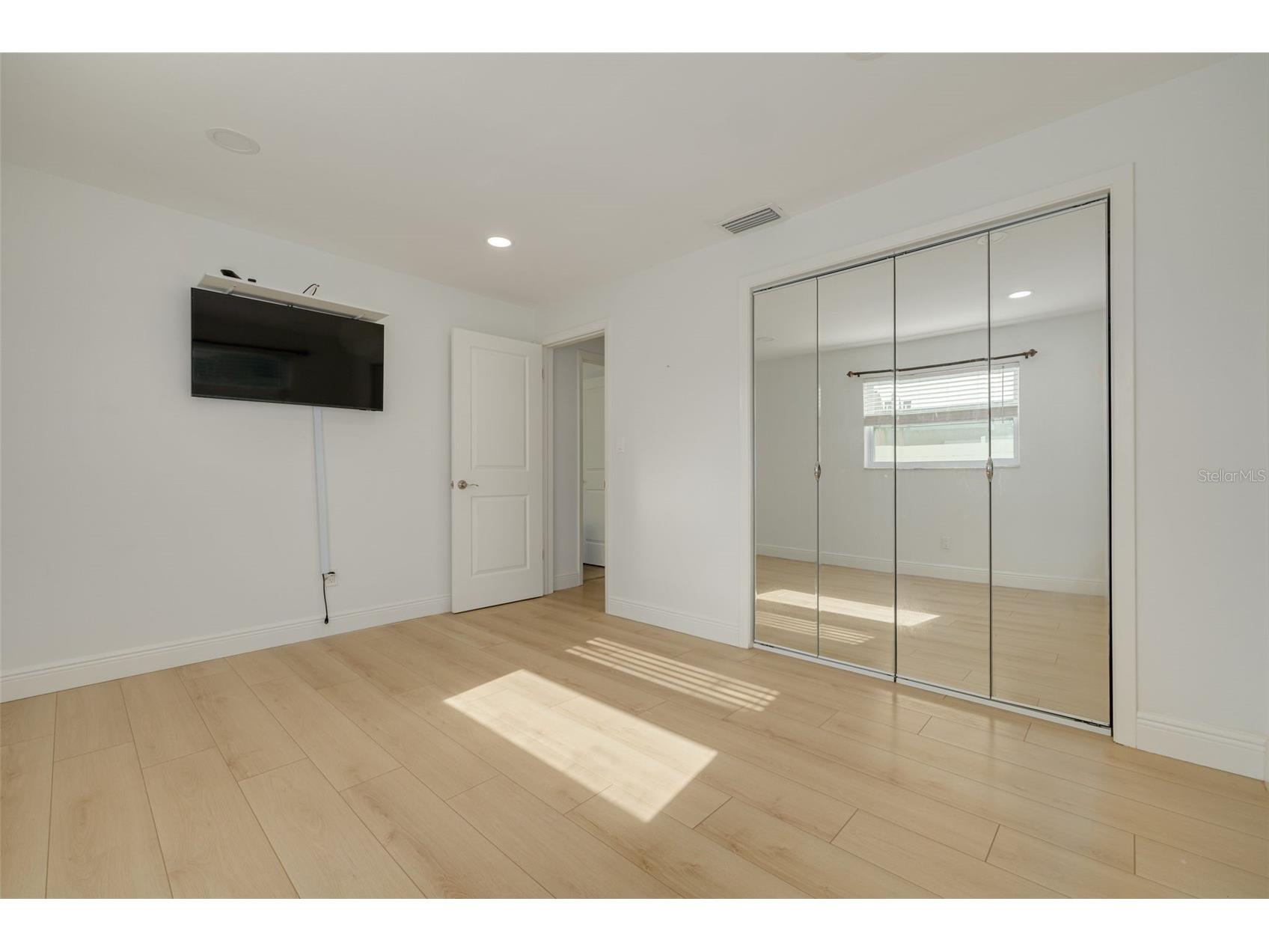 2631 Oakbrook Drive Largo FL 33770 TB8507957 image19