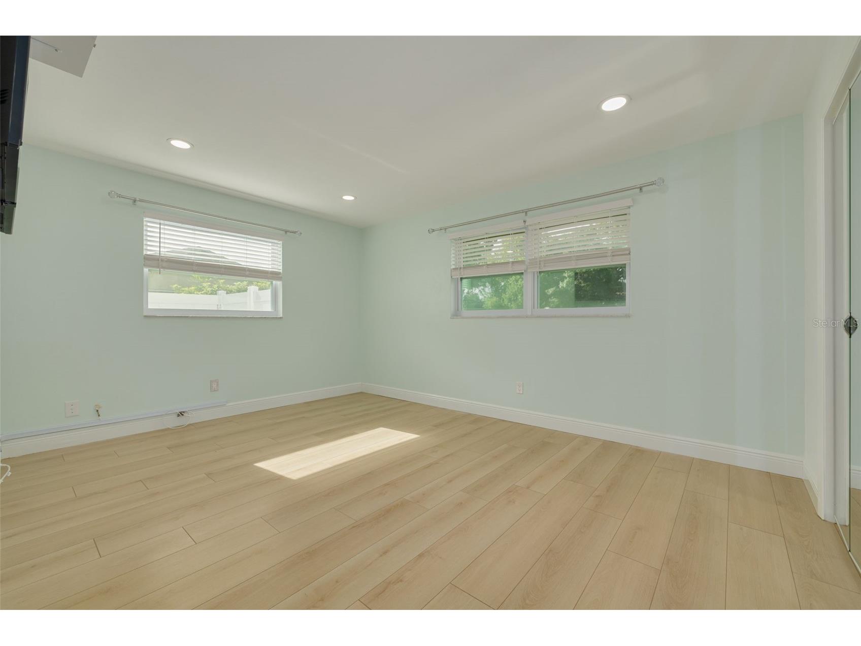 2631 Oakbrook Drive Largo FL 33770 TB8507957 image22