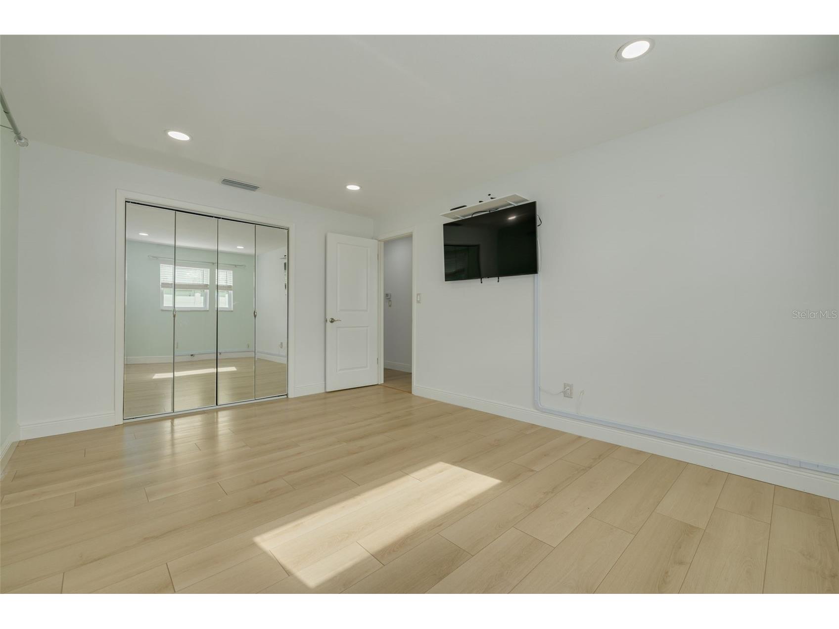 2631 Oakbrook Drive Largo FL 33770 TB8507957 image23
