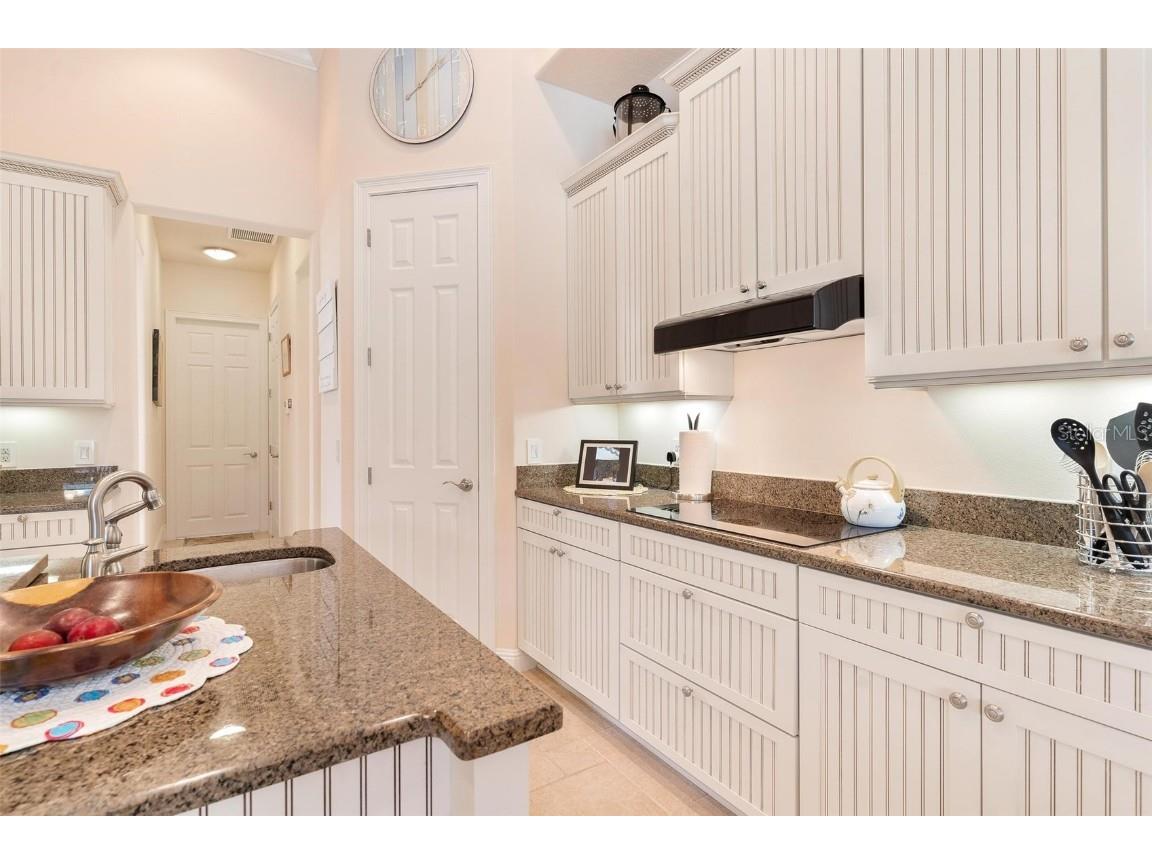 26317 Avenida Las Colinas, Howey In The Hills, FL, 34737 MLS