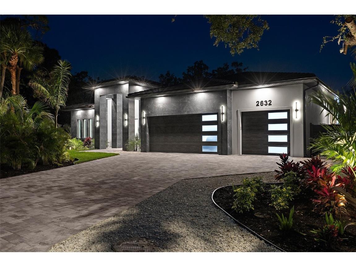 2632 Hawthorne Street Sarasota FL 34239 A4649782 image1