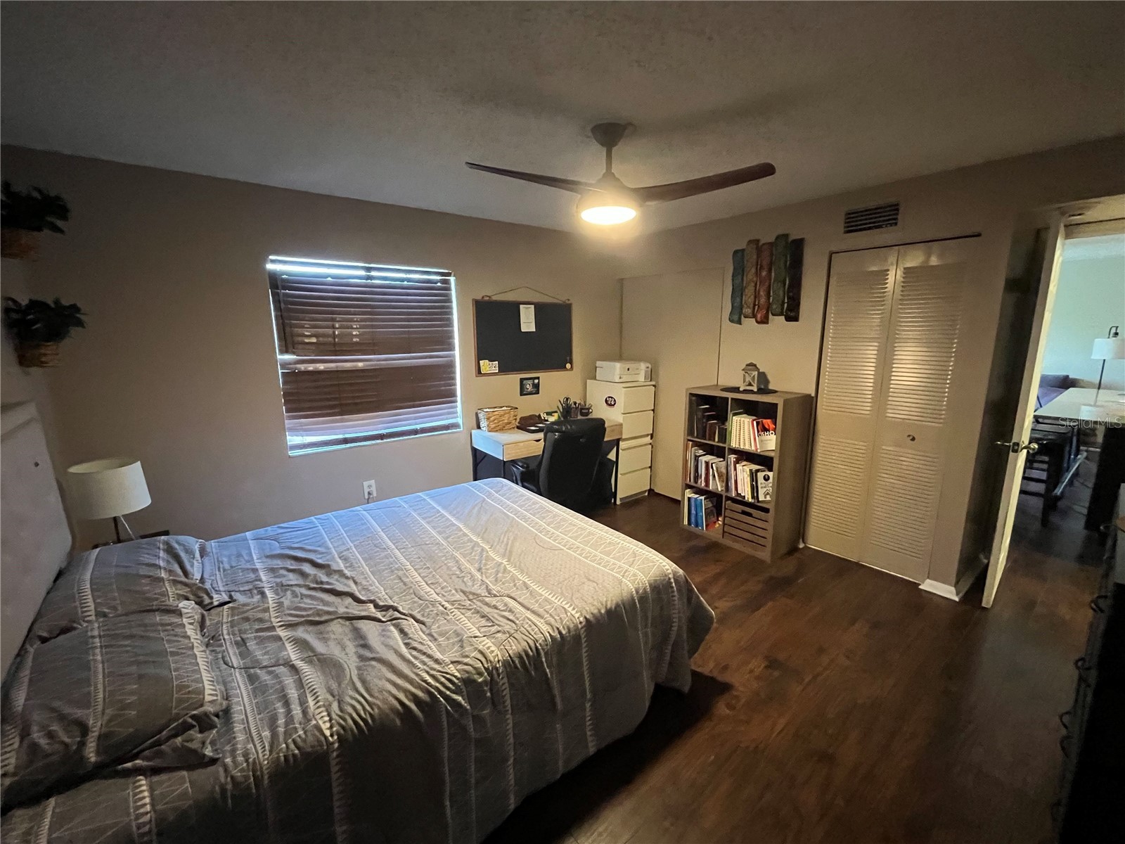 2632 Hidden Lake Dr N #B Sarasota FL 34237 A4696861 image5