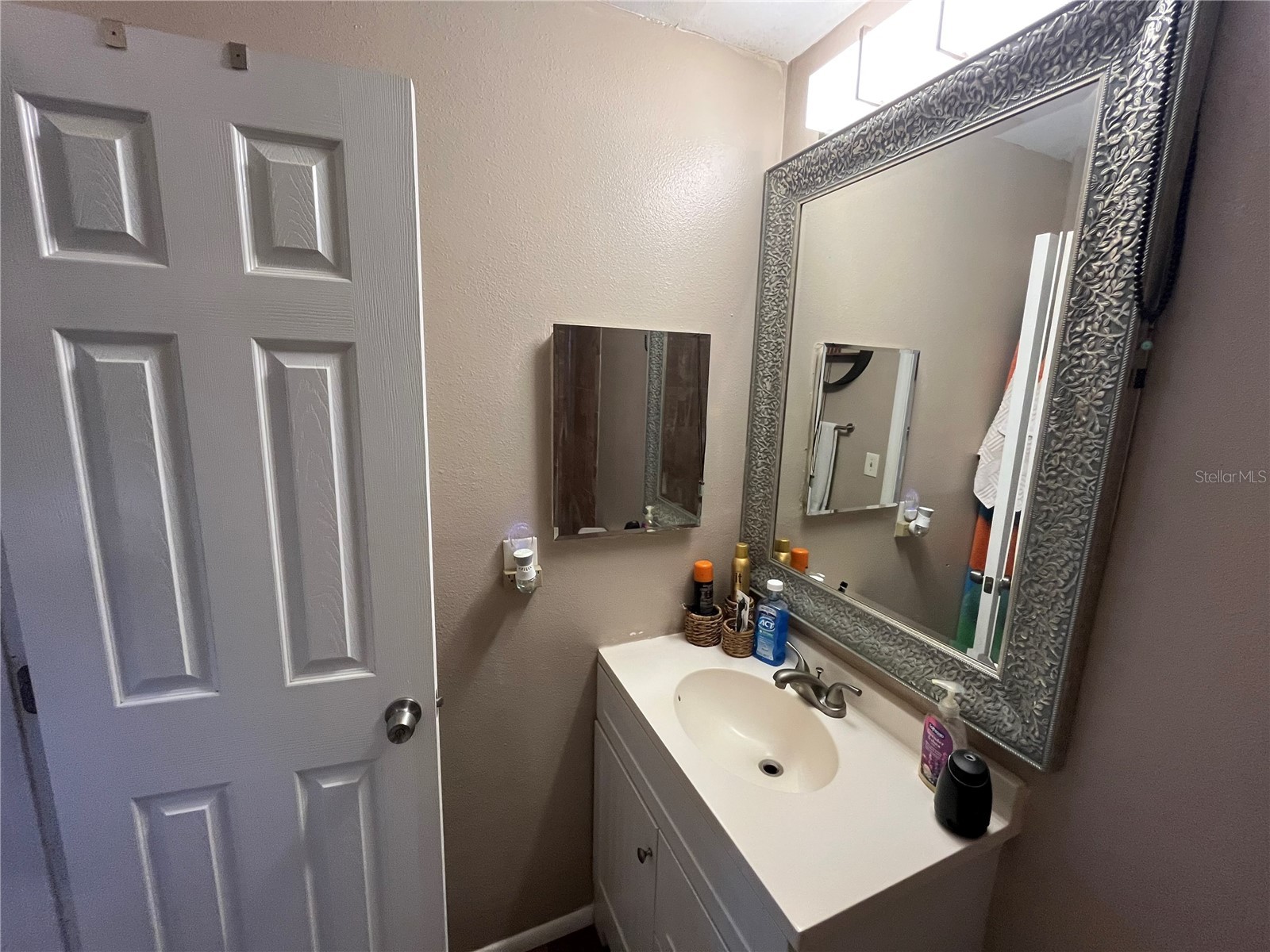 2632 Hidden Lake Dr N #B Sarasota FL 34237 A4696861 image8