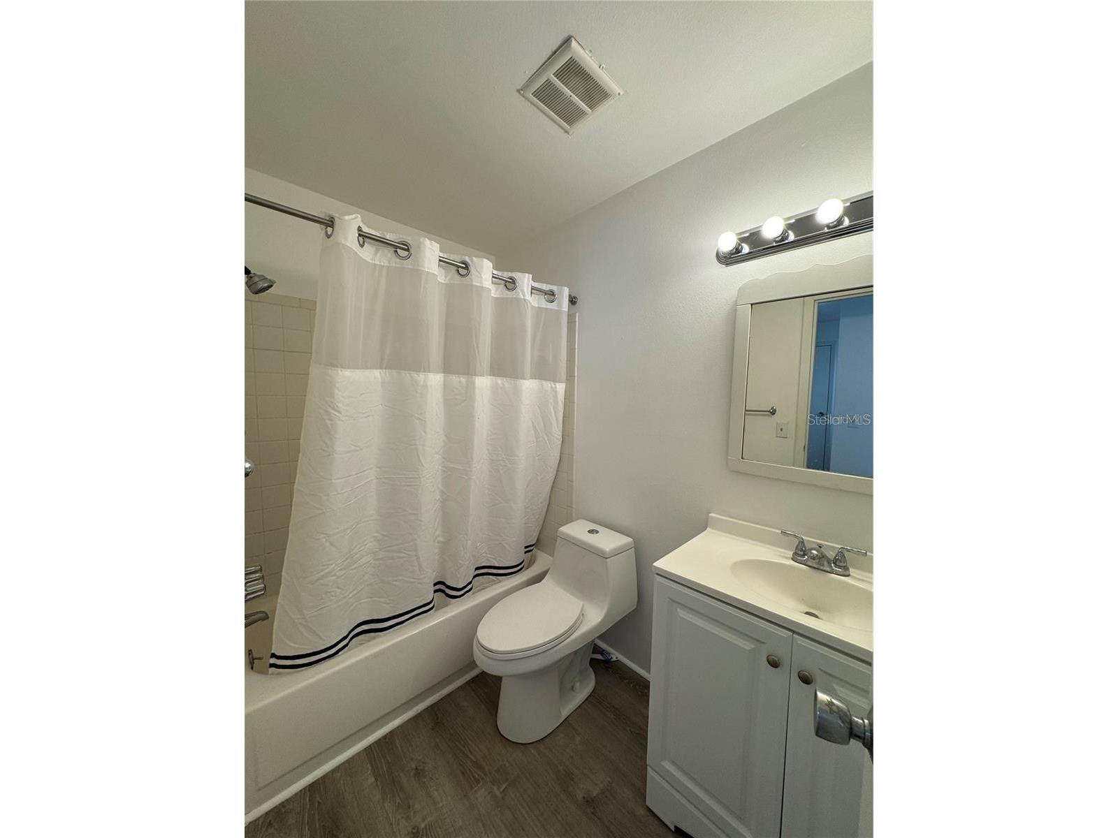 2632 Hidden Lake Drive N #E Sarasota FL 34237 A4689851 image15