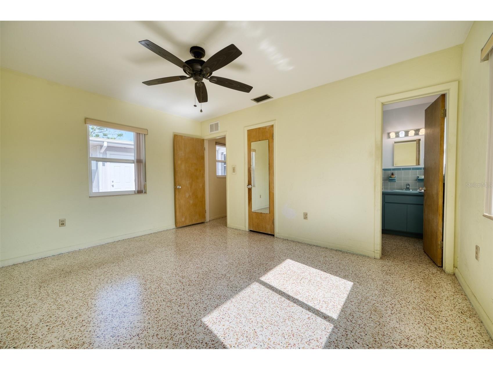 2632 Sunnyside Street Sarasota FL 34239 A4690325 image20