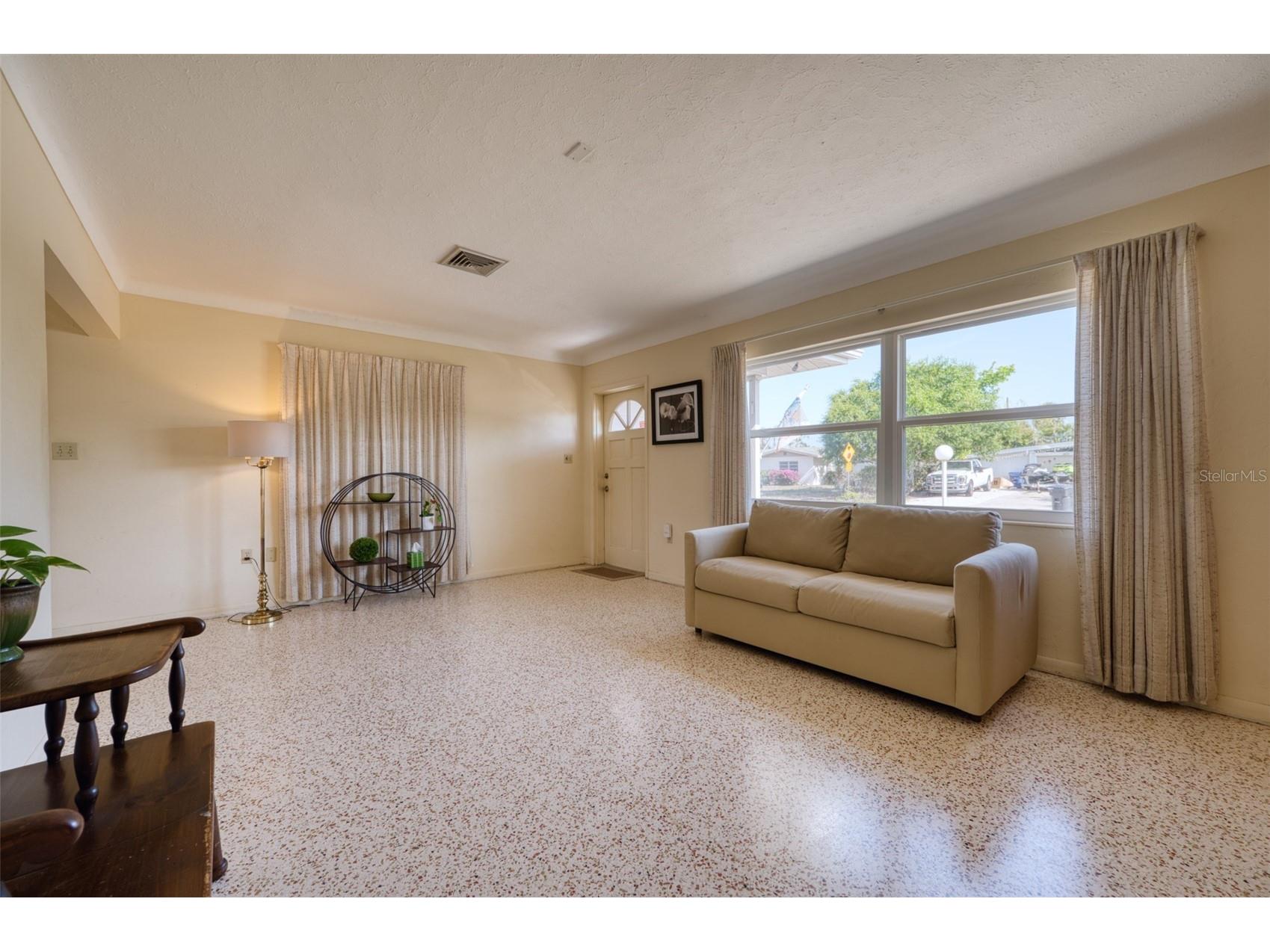 2632 Sunnyside Street Sarasota FL 34239 A4690325 image6