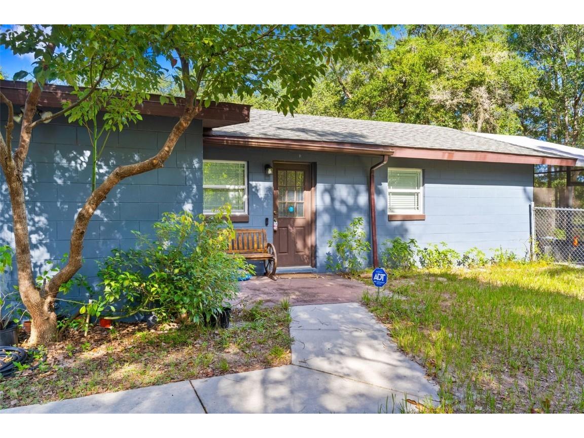 26326 Fishermans Rd Paisley FL 32767 - Silver Lake O6150260 image1