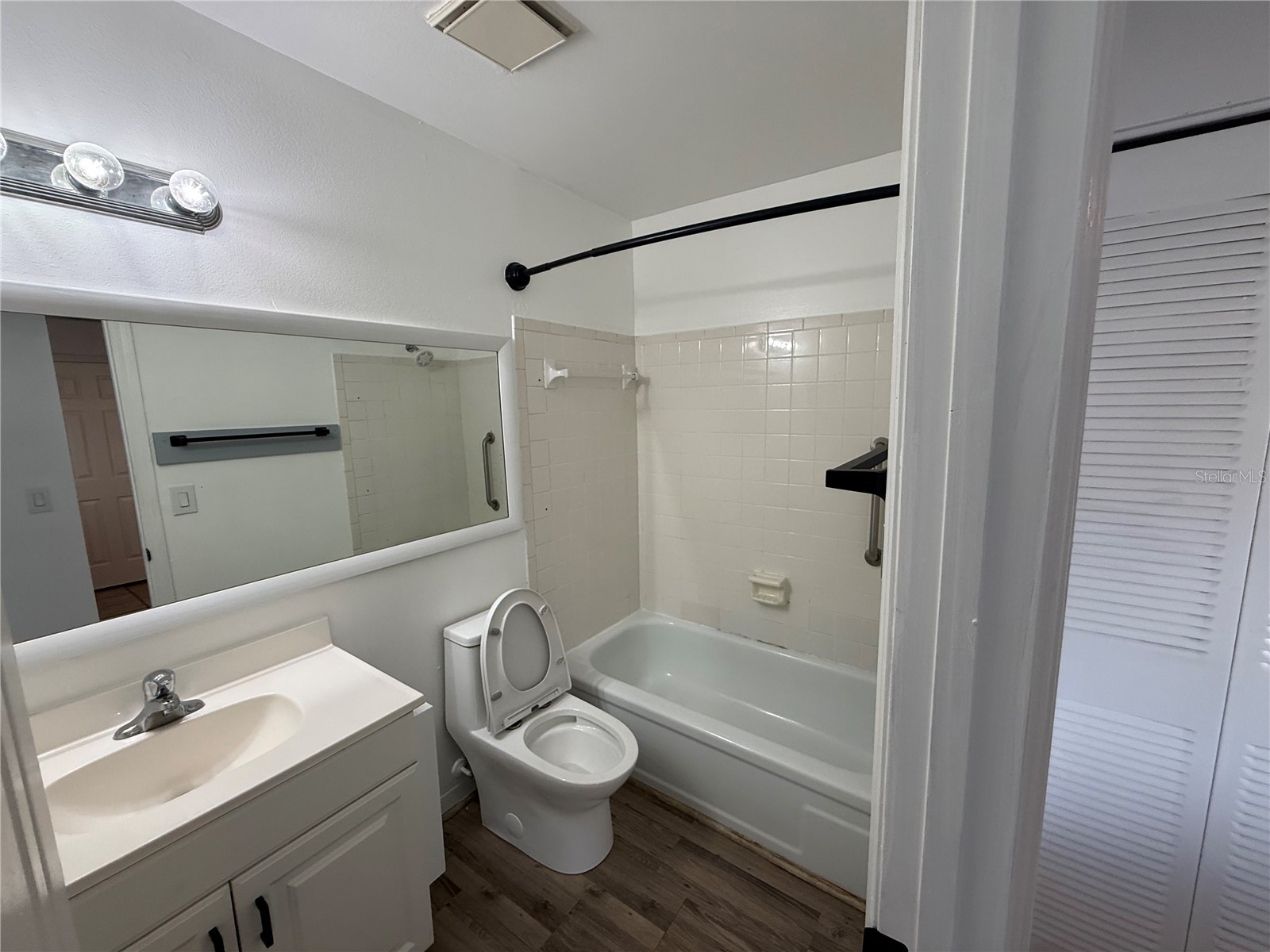 2636 Hidden Lake Drive N #H Sarasota FL 34237 A4679045 image7