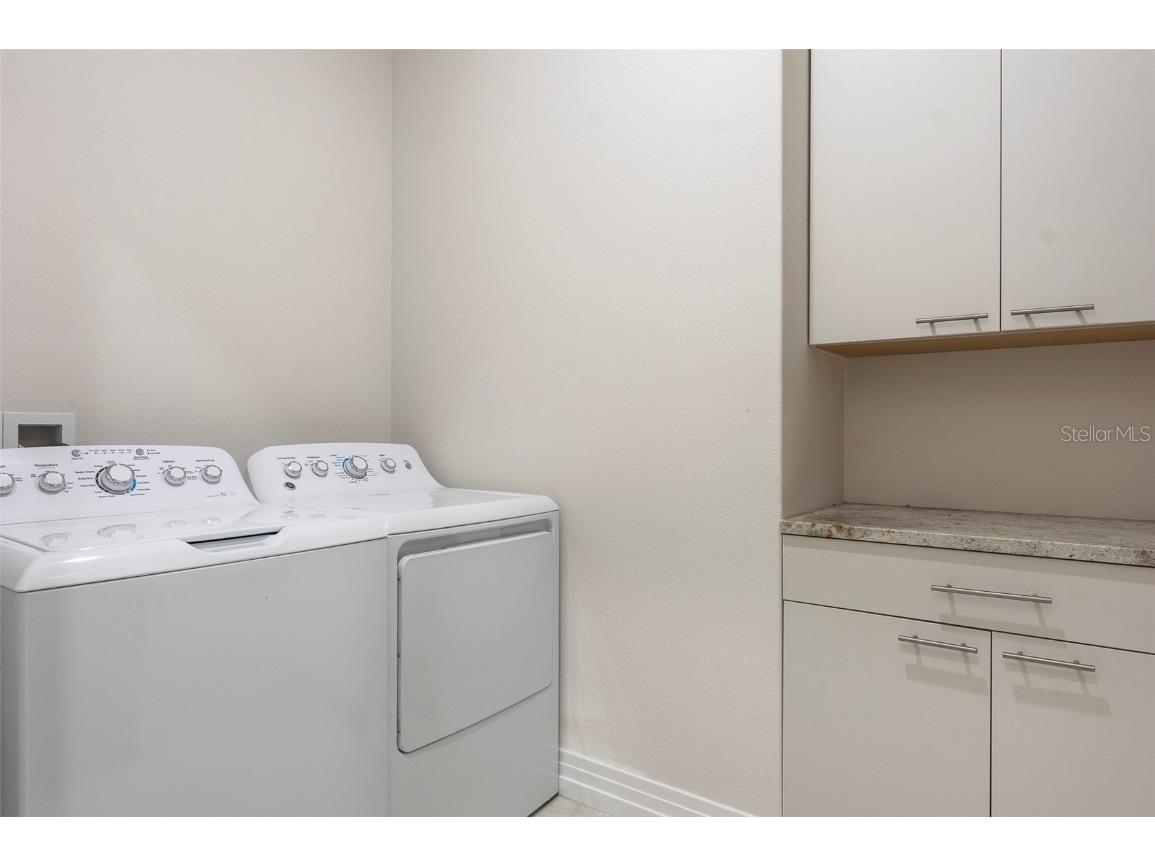 2637 Bayside Drive S Saint Petersburg FL 33705 TB8405937 image24