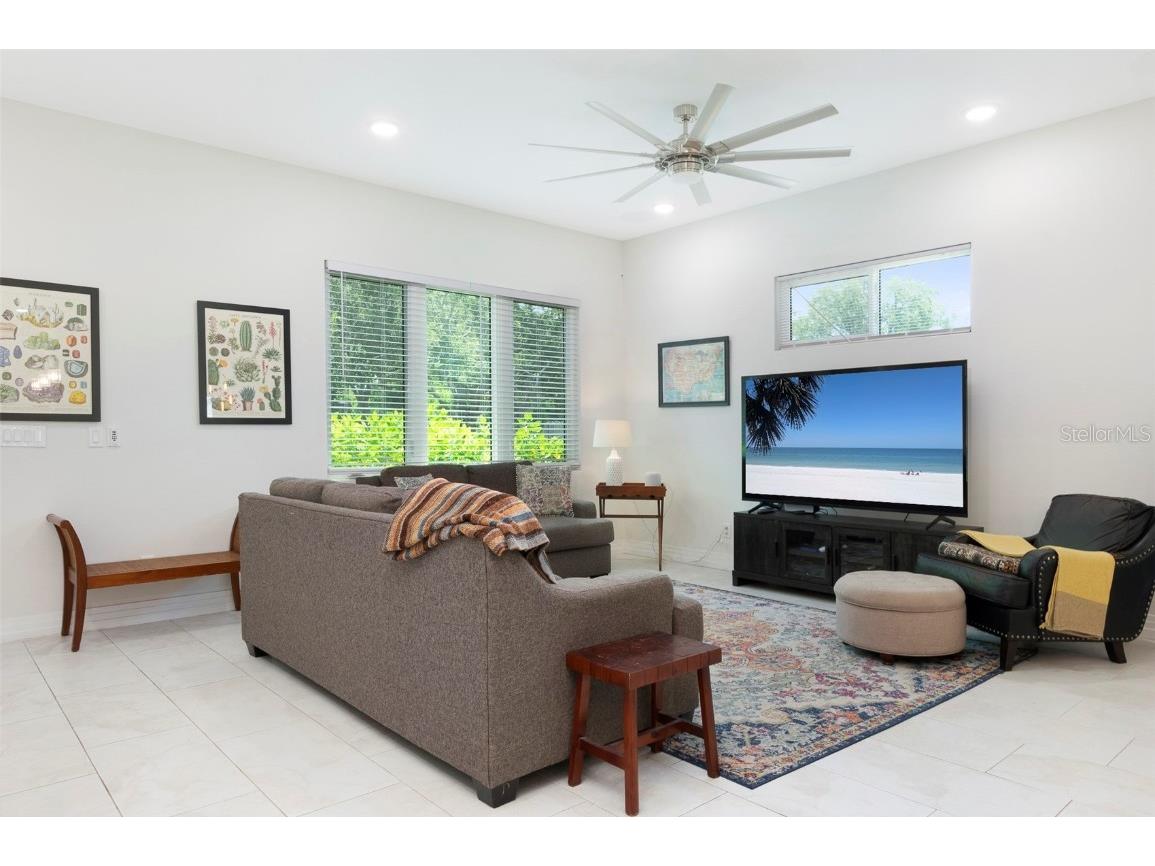 2637 Bayside Drive S Saint Petersburg FL 33705 TB8405937 image6