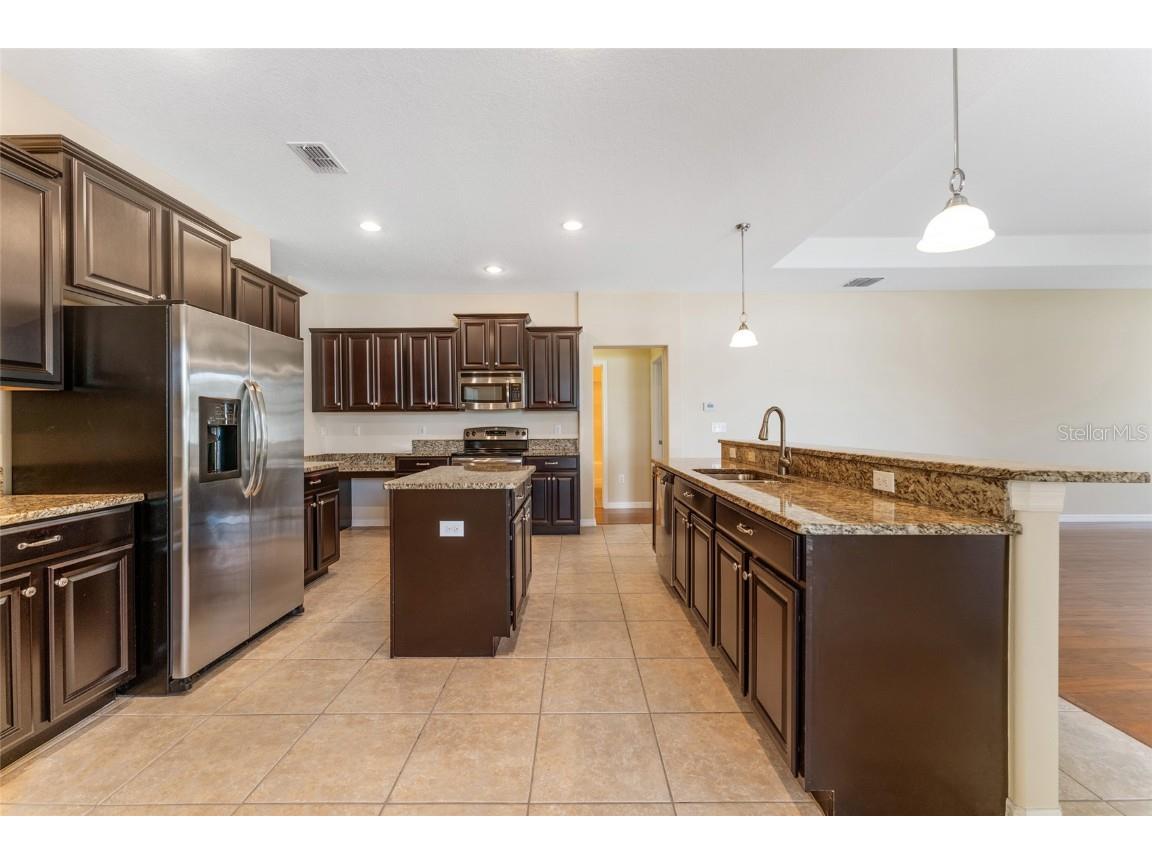 2637 Yukon Cliff Drive Ruskin FL 33570 TB8386017 image17