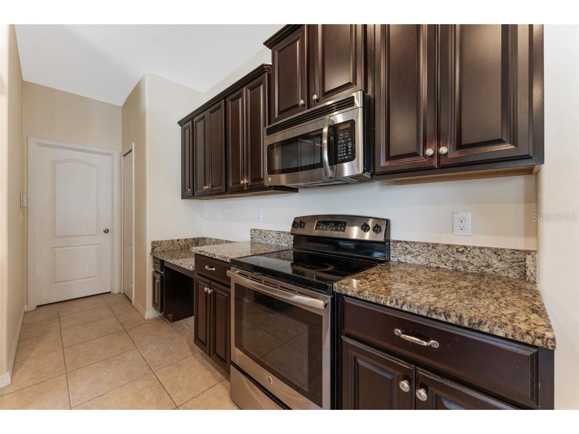 2637 Yukon Cliff Drive Ruskin FL 33570 TB8386017 image18