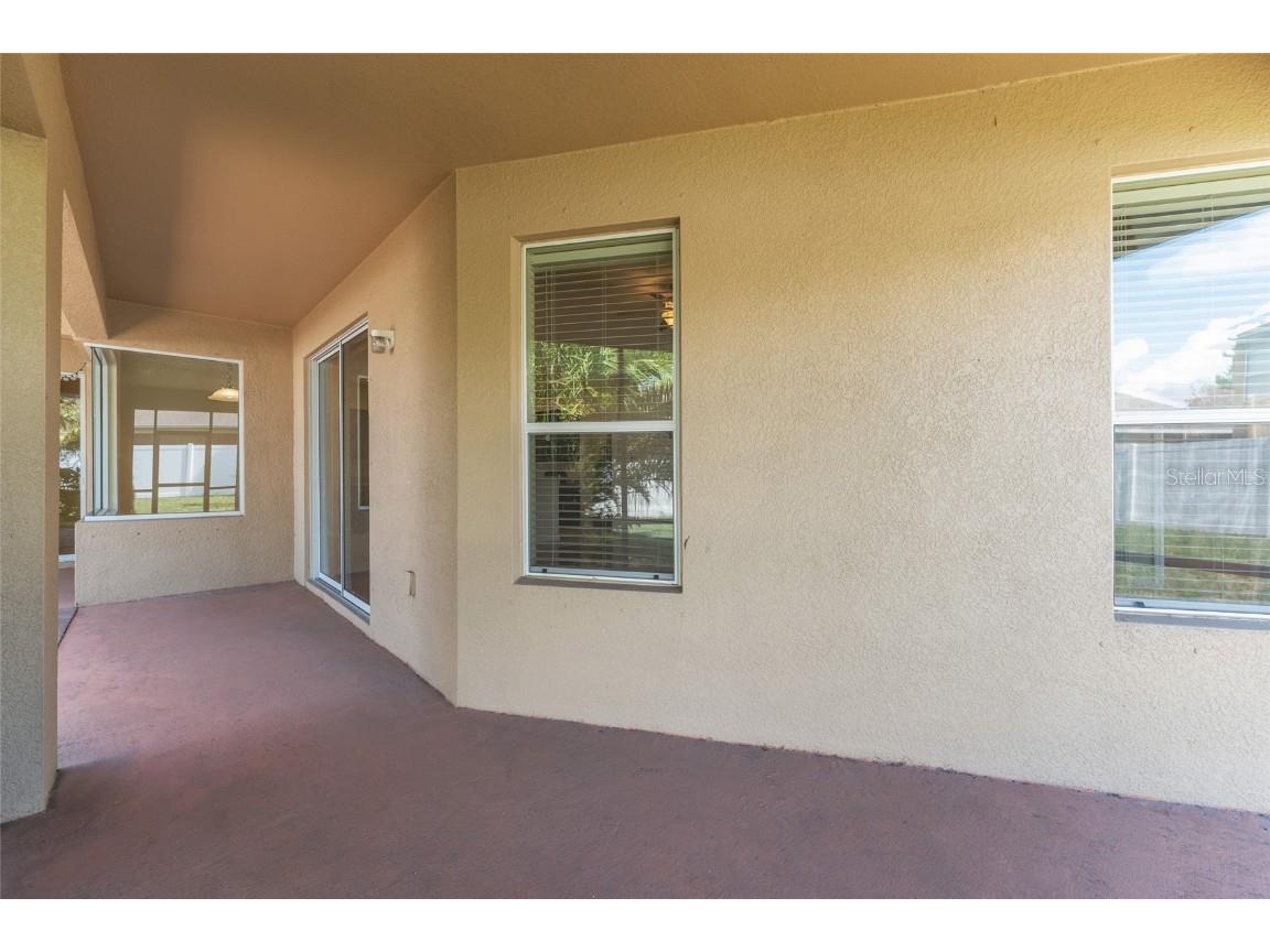 2637 Yukon Cliff Drive Ruskin FL 33570 TB8386017 image42