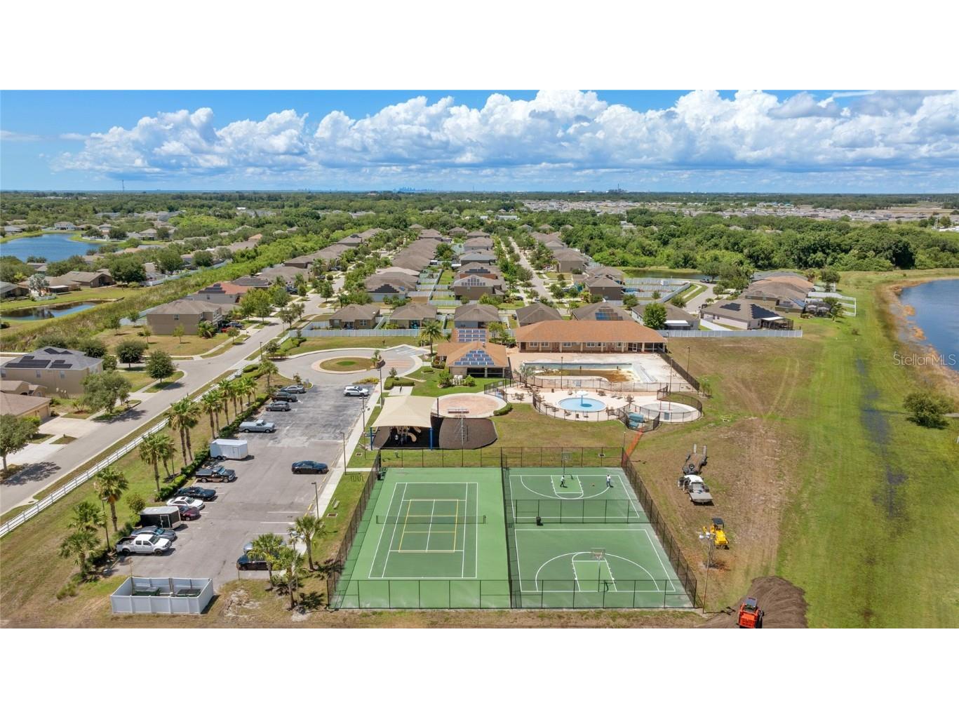 2637 Yukon Cliff Drive Ruskin FL 33570 TB8386017 image56