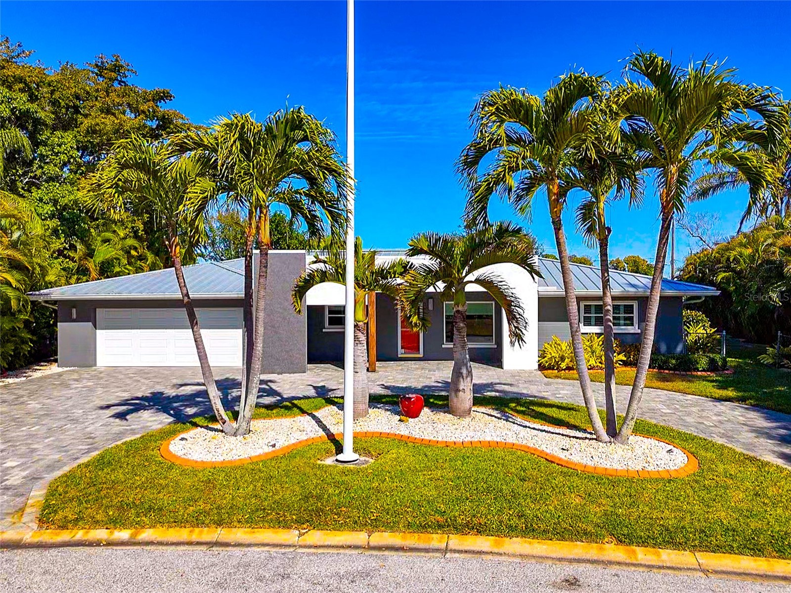 2639 Bougainvillea Street Sarasota FL 34239 A4681333 image1