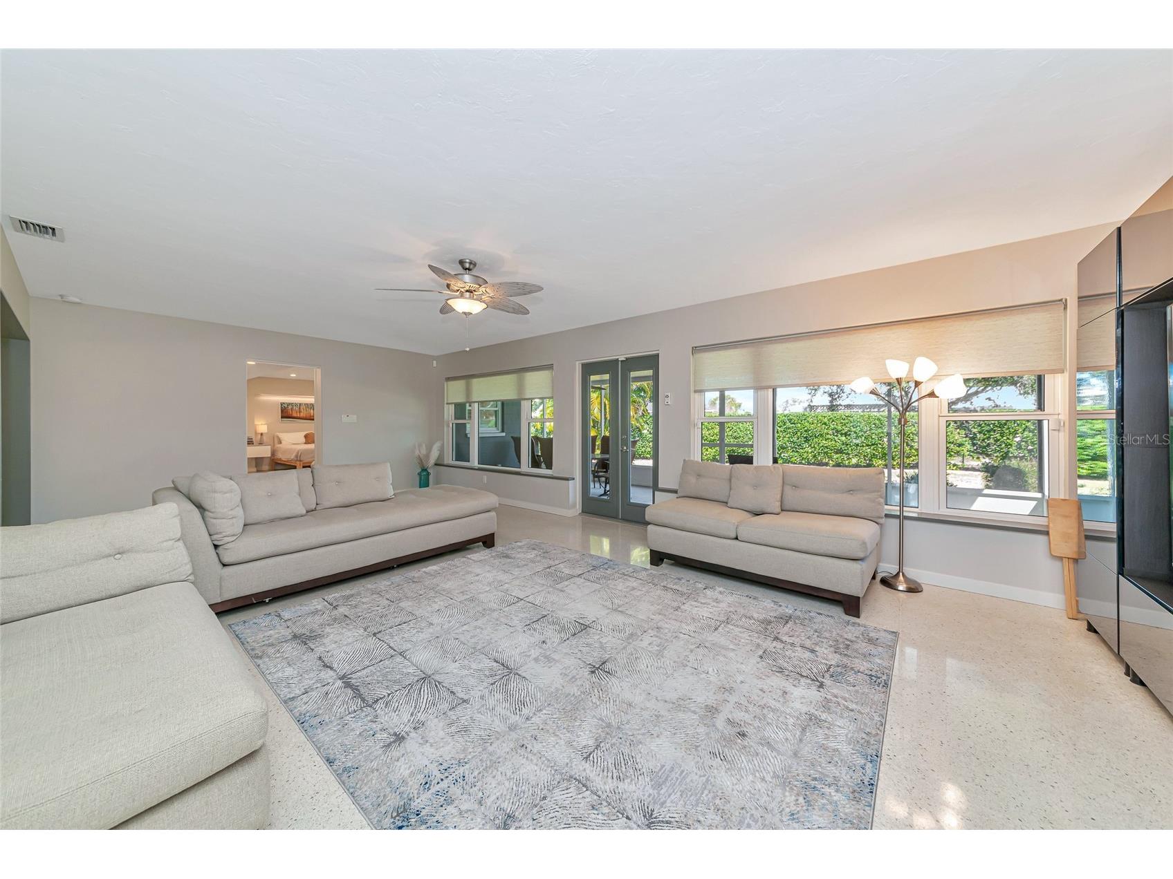 2639 Bougainvillea Street Sarasota FL 34239 A4681333 image12