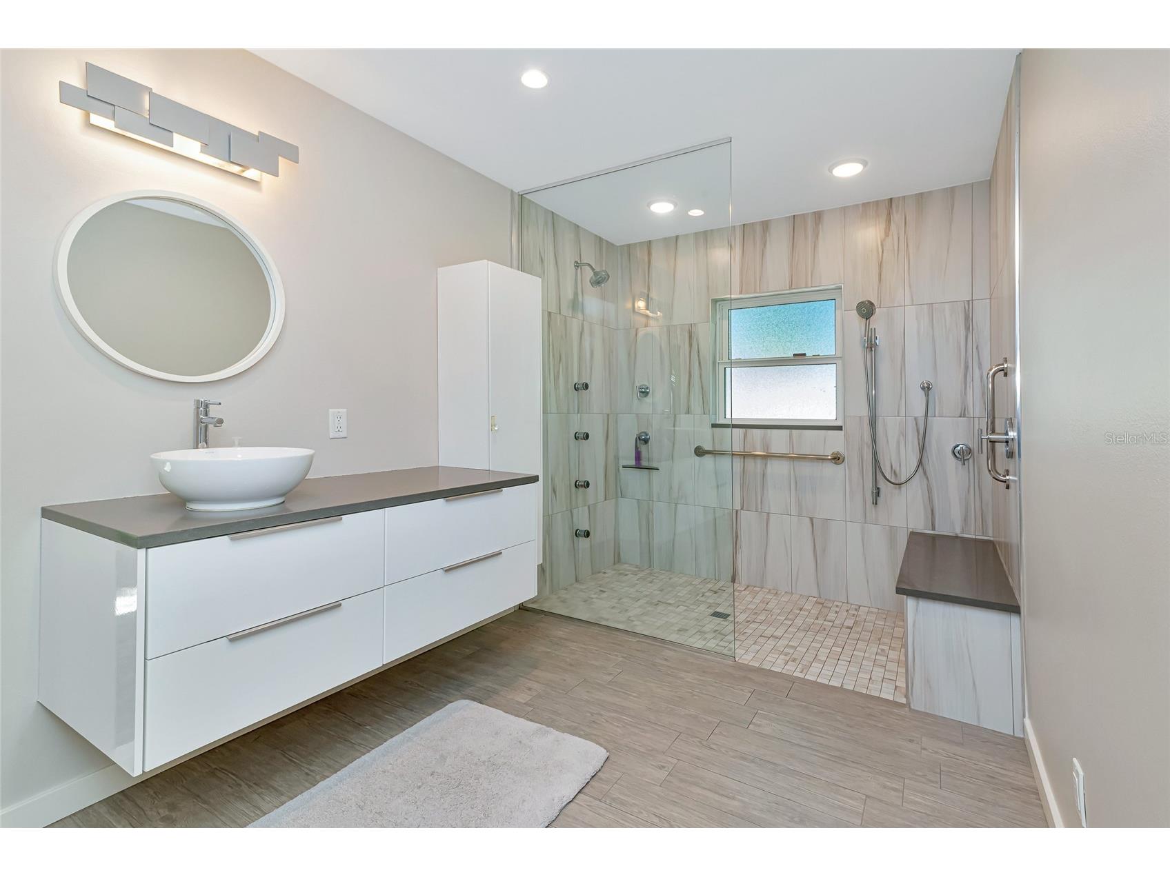 2639 Bougainvillea Street Sarasota FL 34239 A4681333 image22