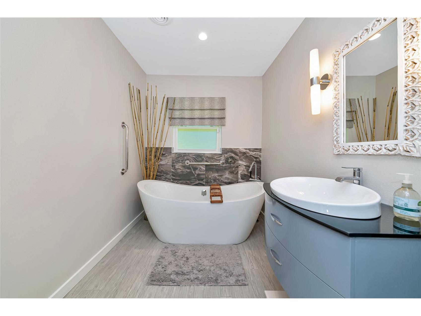 2639 Bougainvillea Street Sarasota FL 34239 A4681333 image33