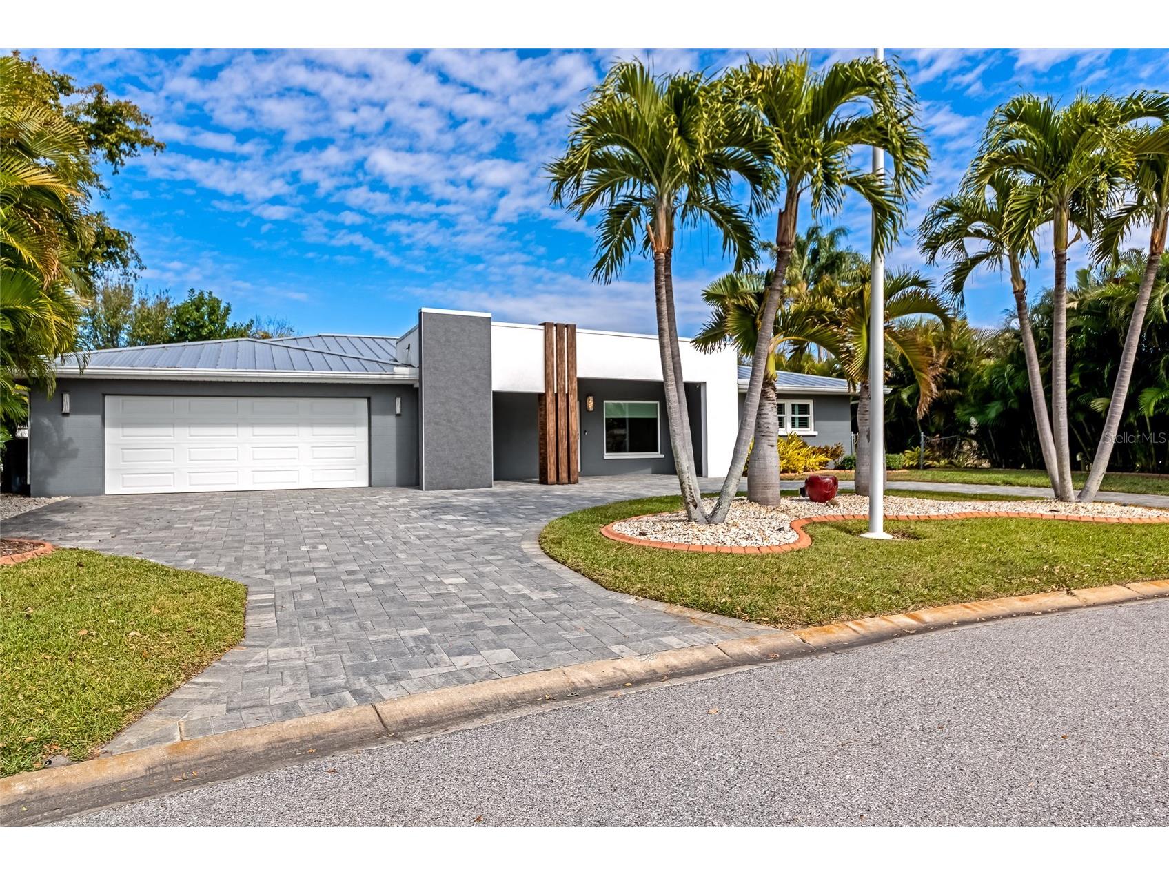 2639 Bougainvillea Street Sarasota FL 34239 A4681333 image40