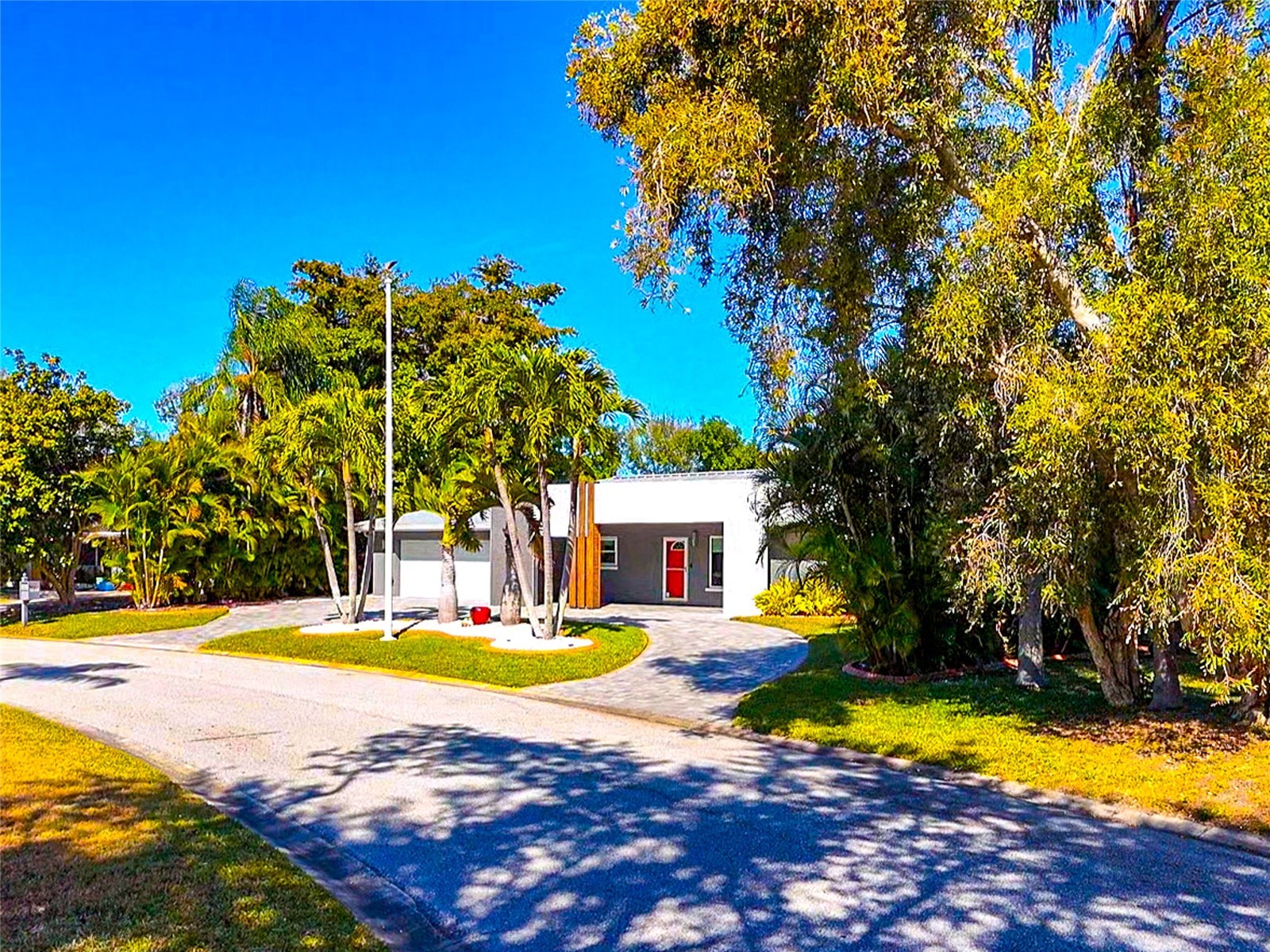 2639 Bougainvillea Street Sarasota FL 34239 A4681333 image41