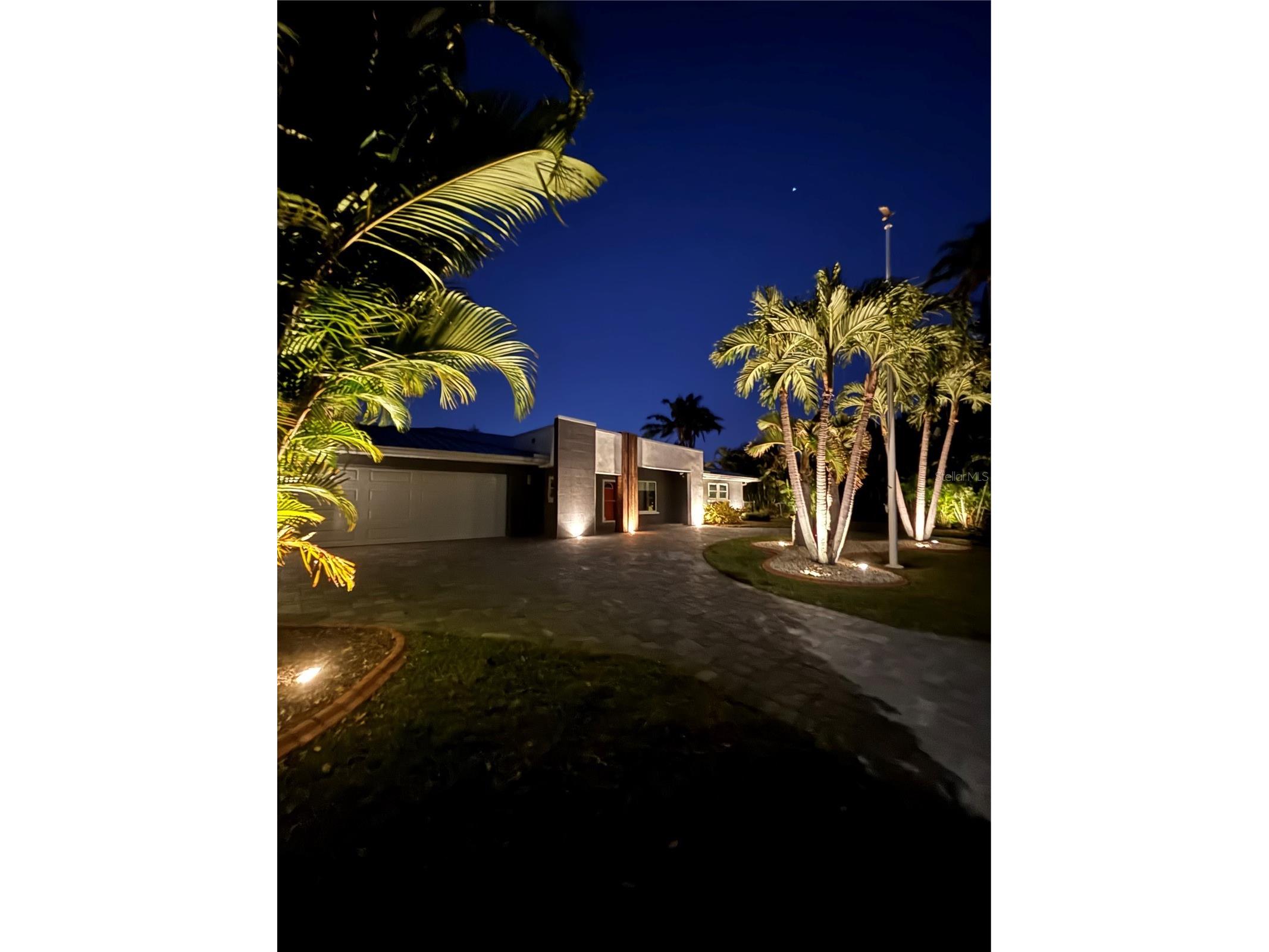 2639 Bougainvillea Street Sarasota FL 34239 A4681333 image55
