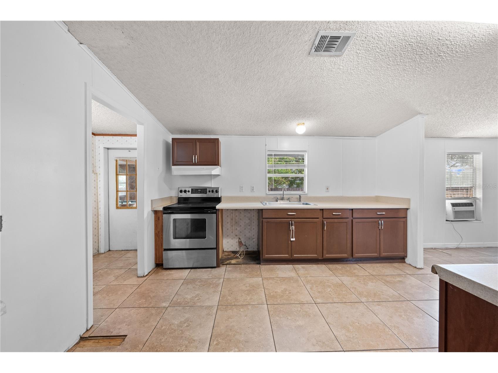 2639 Liberty Boulevard Kissimmee FL 34741 O6373100 image18