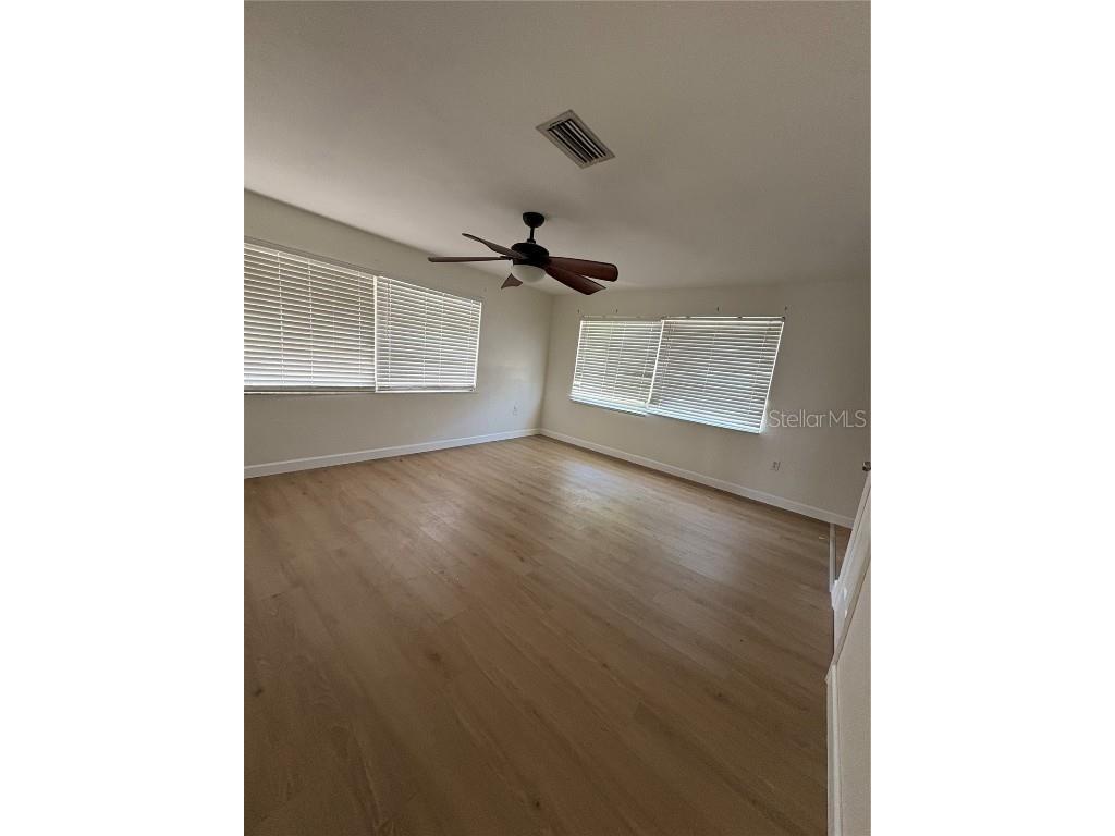 264 44th Avenue NE Saint Petersburg FL 33703 TB8430282 image14