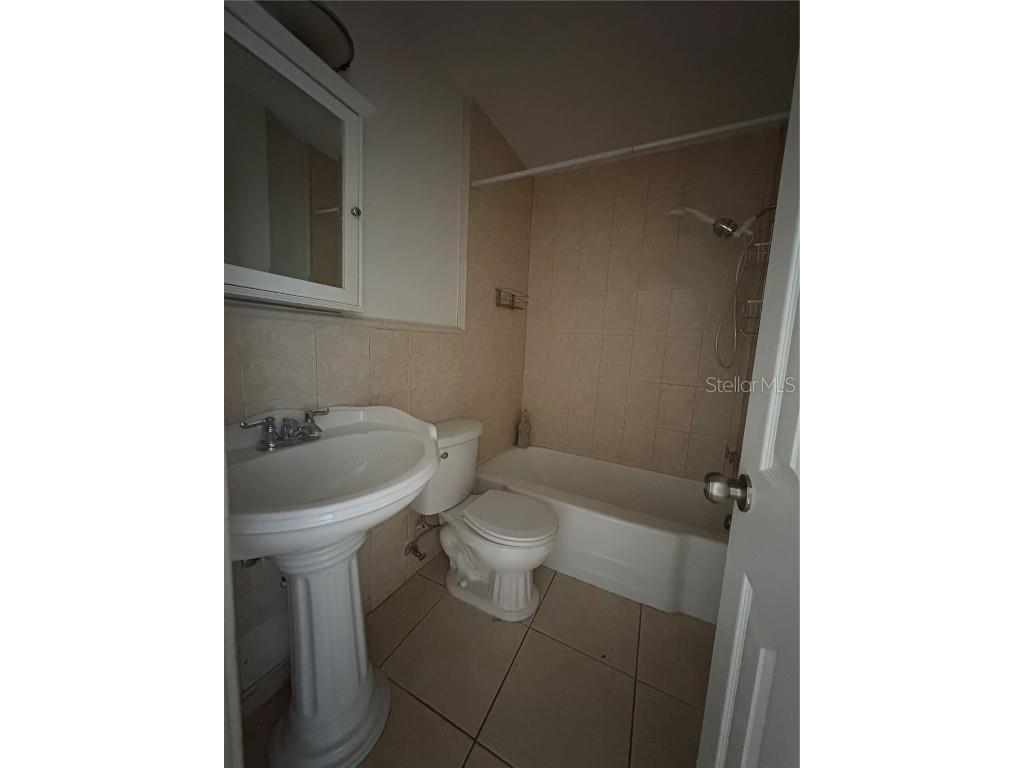 264 44th Avenue NE Saint Petersburg FL 33703 TB8430282 image3