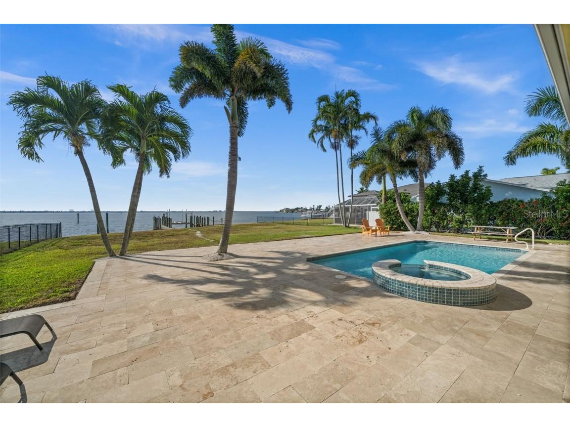 264 Bayshore Drive Cape Coral FL 33904 - CALOOSAHATCHEE RIVER C7519024 image5