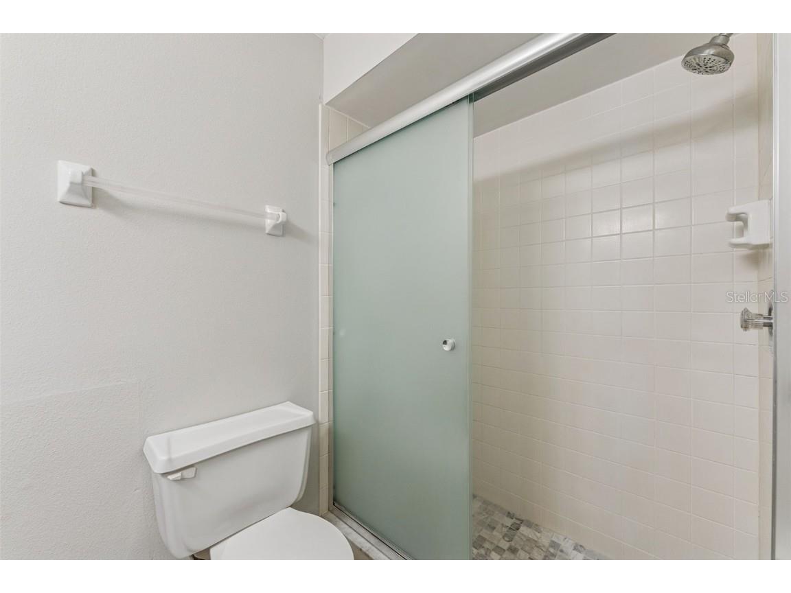 2640 Woodgate Lane #F6 Sarasota FL 34231 TB8380753 image17