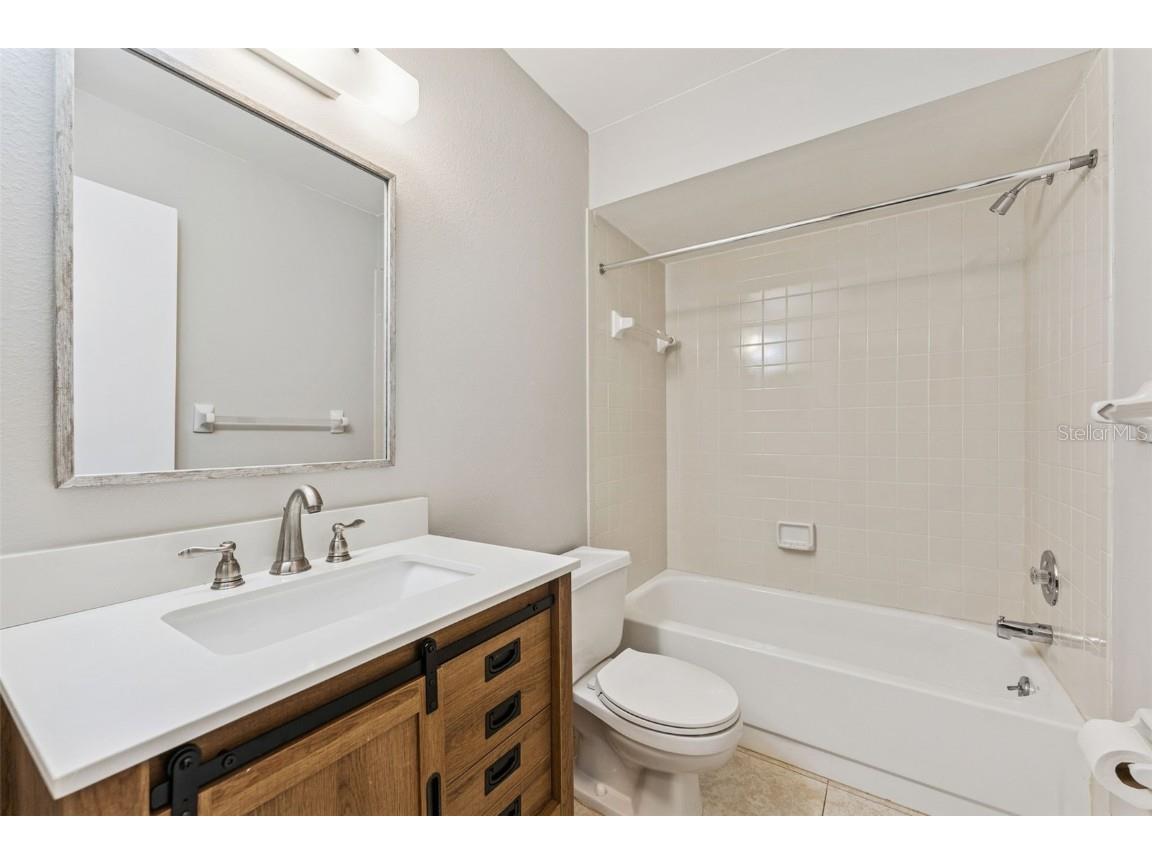 2640 Woodgate Lane #F6 Sarasota FL 34231 TB8380753 image20