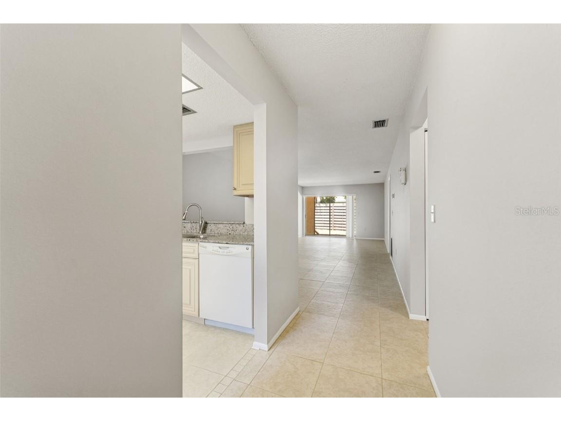 2640 Woodgate Lane #F6 Sarasota FL 34231 TB8380753 image6