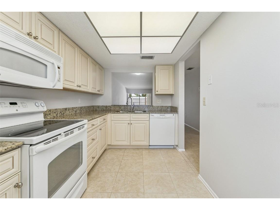 2640 Woodgate Lane #F6 Sarasota FL 34231 TB8380753 image8