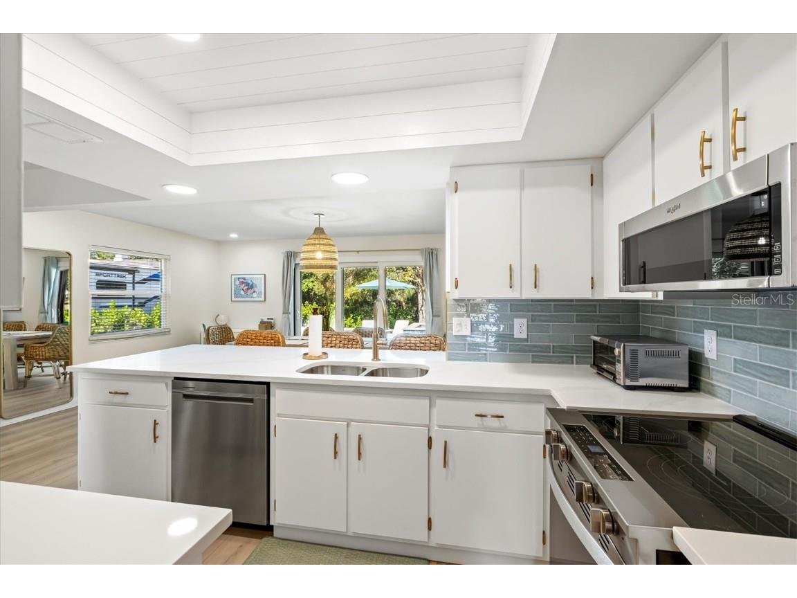 2641 Hyde Park Street Sarasota FL 34239 A4674478 image19