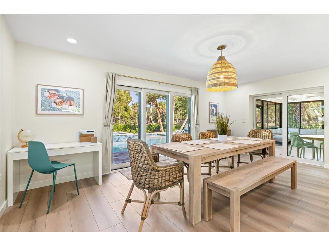 2641 Hyde Park Street Sarasota FL 34239 A4674478 image22