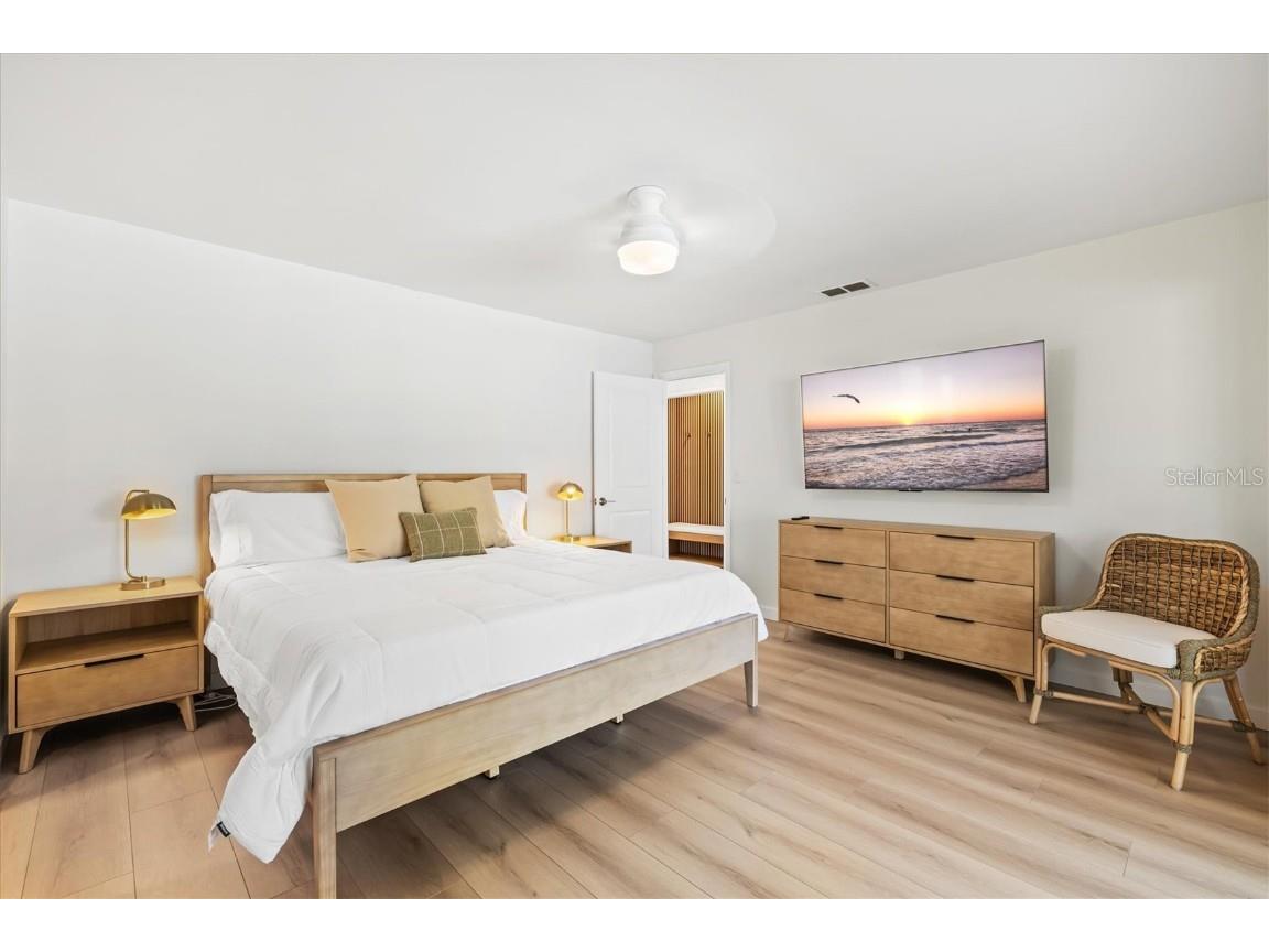 2641 Hyde Park Street Sarasota FL 34239 A4674478 image35