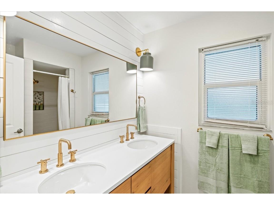 2641 Hyde Park Street Sarasota FL 34239 A4674478 image37