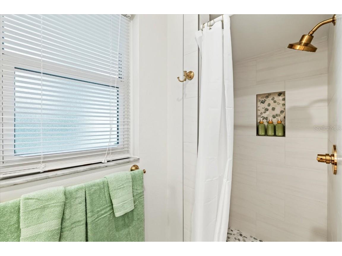 2641 Hyde Park Street Sarasota FL 34239 A4674478 image38