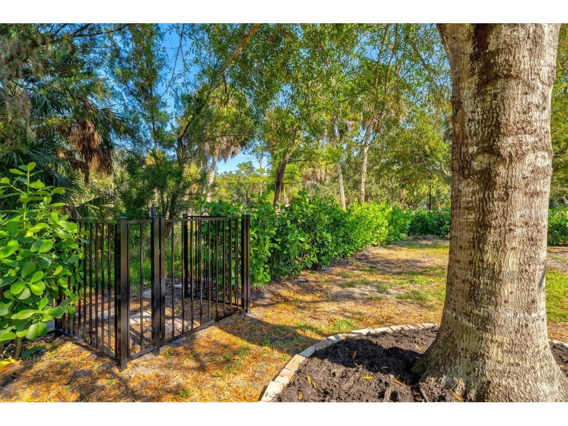 2641 Hyde Park Street Sarasota FL 34239 A4674478 image56