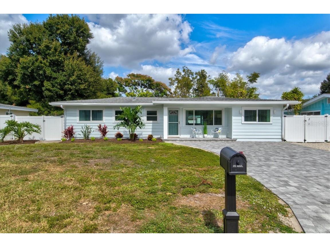 2641 Martin Street Sarasota FL 34237 A4587848 image1