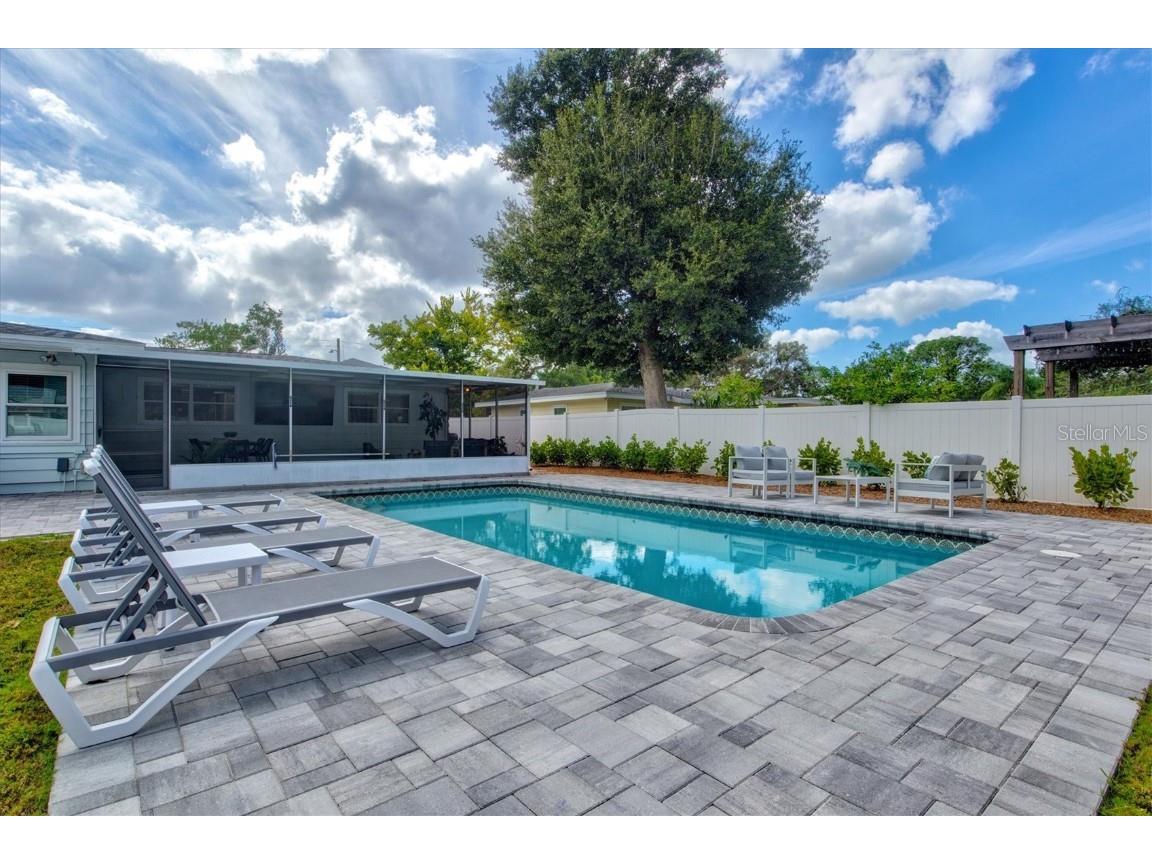 2641 Martin Street Sarasota FL 34237 A4587848 image57