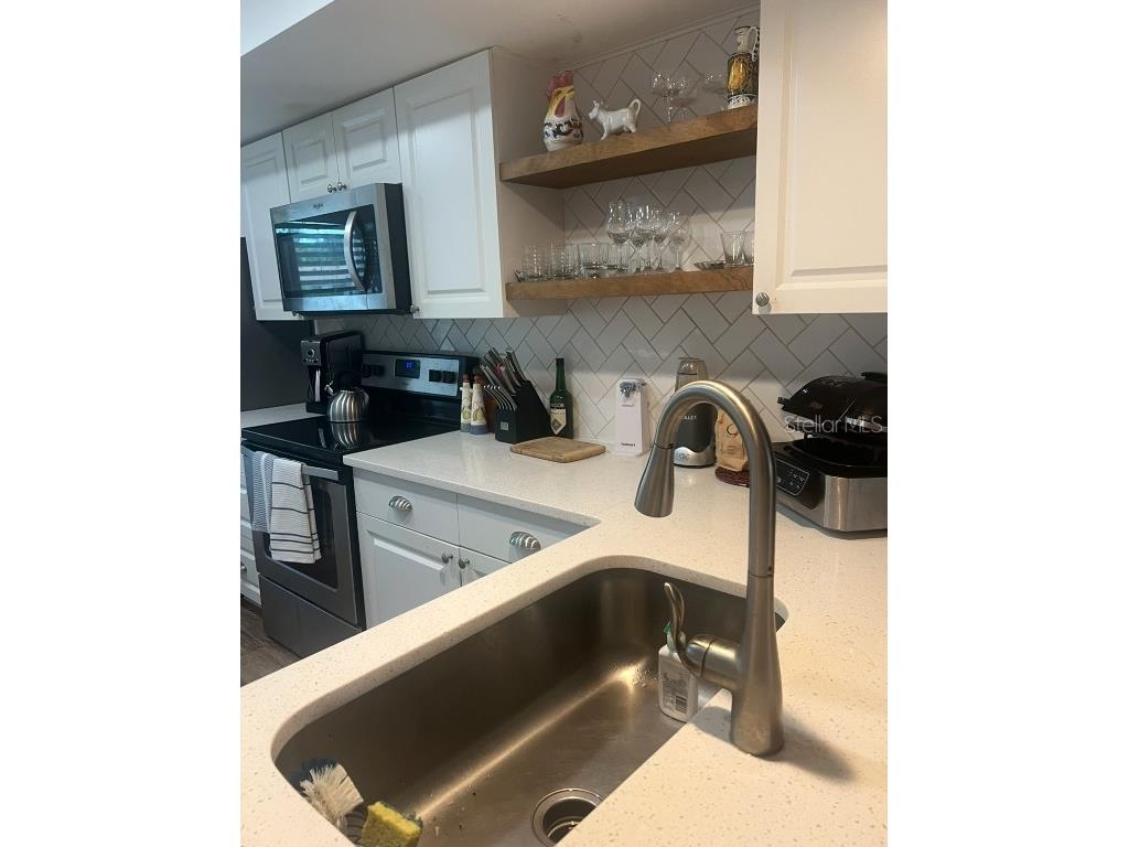 2641 Woodgate Lane #H1 Sarasota FL 34231 A4669117 image8