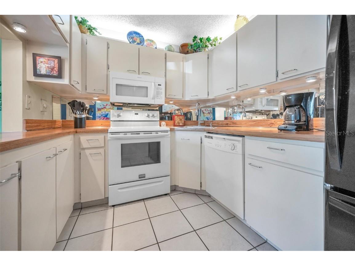 2642 Pine Ridge Way S #D2 Palm Harbor FL 34684 TB8423017 image17