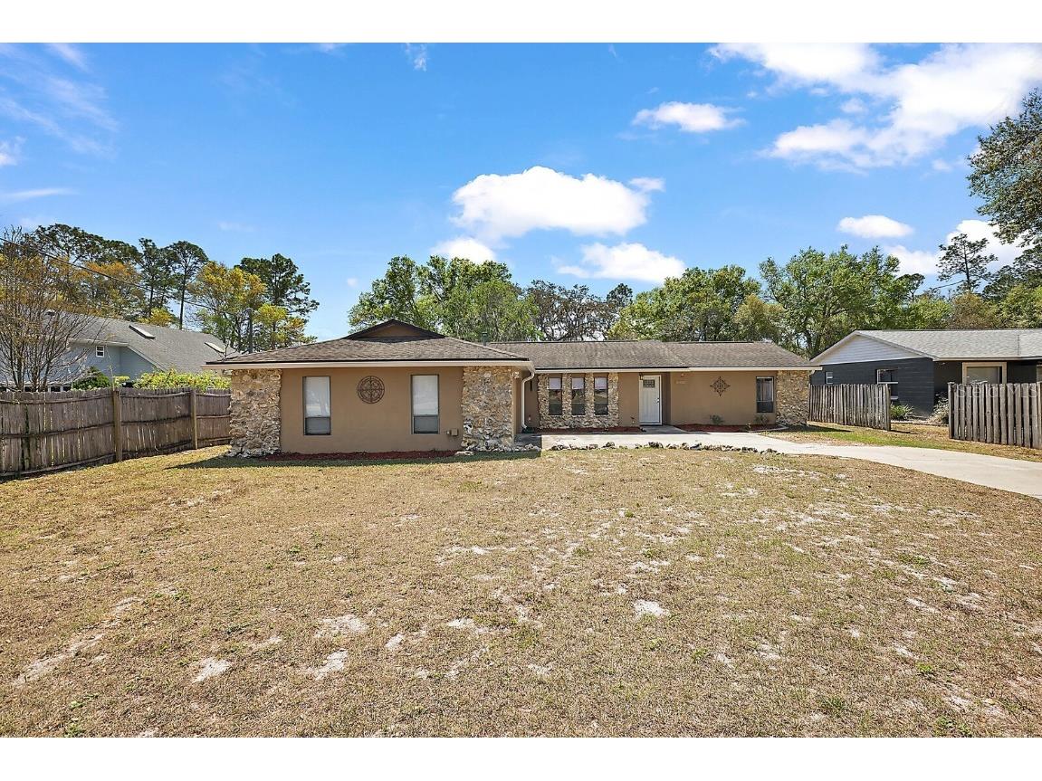 26432 Fishermans Road Paisley FL 32767 - Silver Lake G5066357 image1