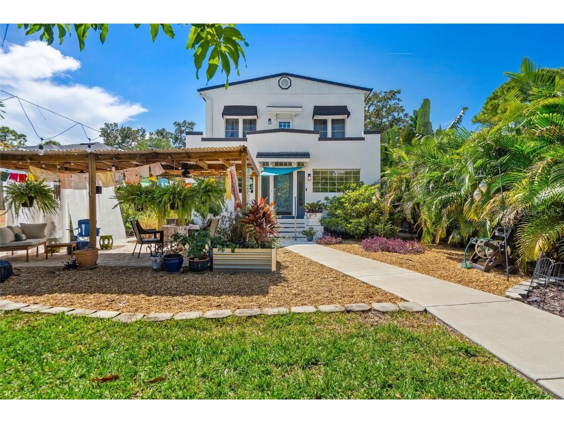 2645 Bayside Drive S Saint Petersburg FL 33705 U8215395 image1