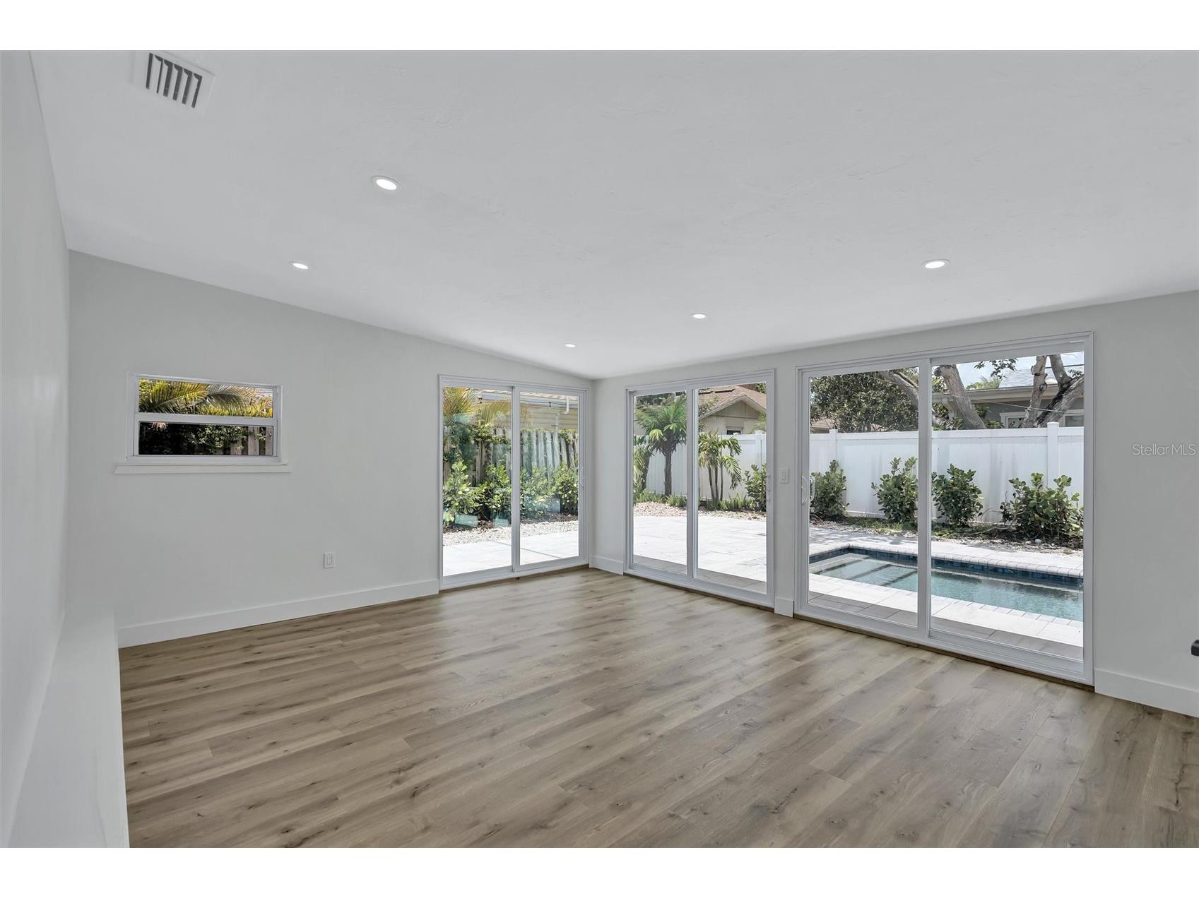 2647 Sydelle Street Sarasota FL 34237 A4695270 image26